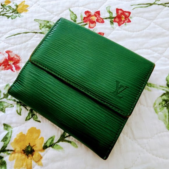 Louie Vuitton Epi Porte Feiulle - Picture 2 of 14